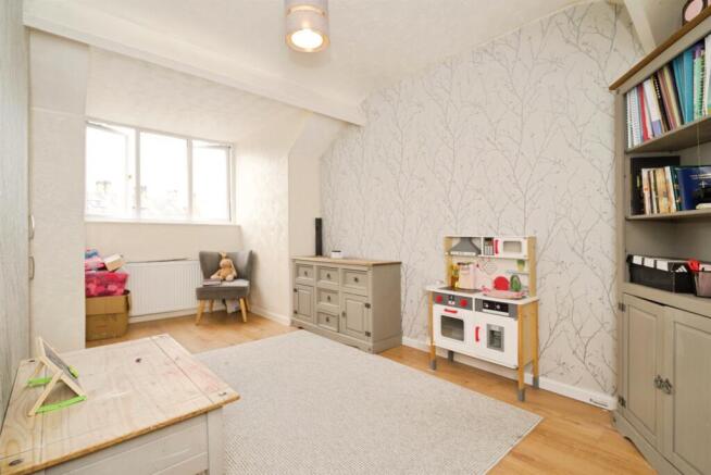 3 bed Terraced for sale Image 9