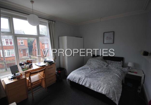 4 bed Terraced to rent Image 11