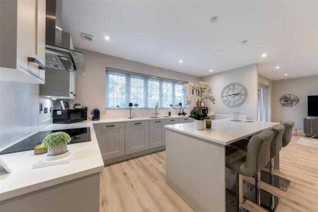Rutherford Drive, Hartford, Northwich photo 4