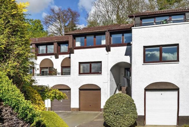16 springfield gdns_02.jpg