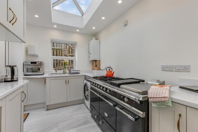 3 bed Terraced for sale Image 9