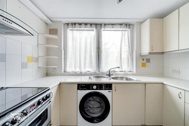Flat 9, 31 Lenan Court-4.jpg