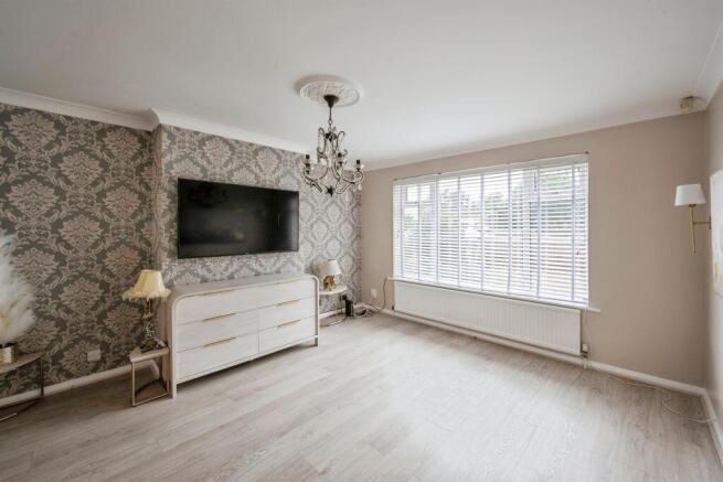 3 bed Semi-Detached for sale Image 6
