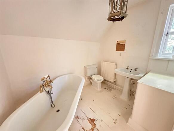 Bathroom.jpg