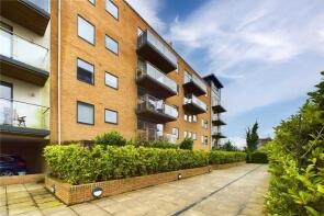 15, Westbury Mansions, Old Bracknell Lane West, Bracknell RG12 7LZ