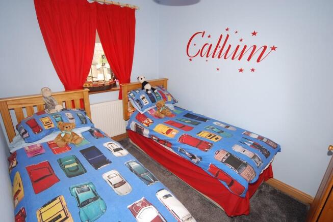 BEDROOM 2
