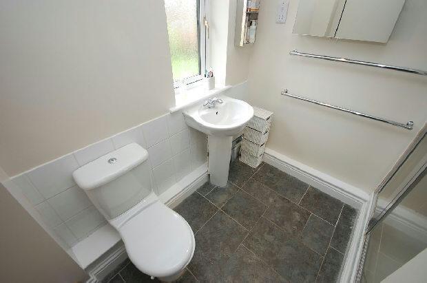 EN-SUITE SHOWER ROOM