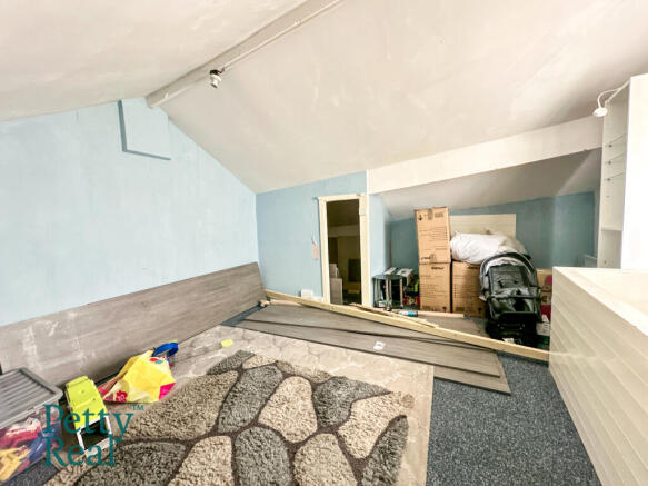 3 bed Terraced for sale Image 8
