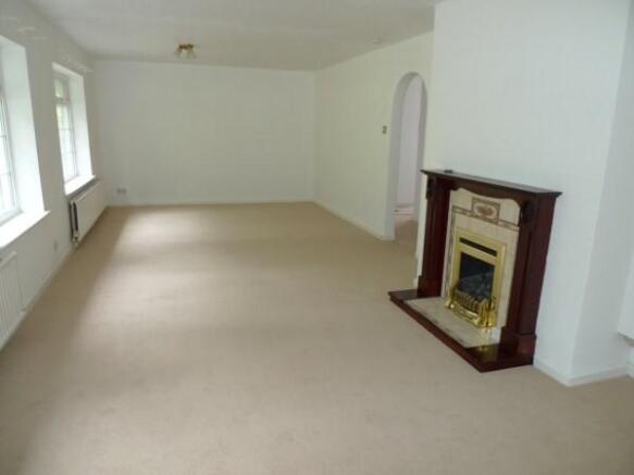 LARGE LOUNGE
