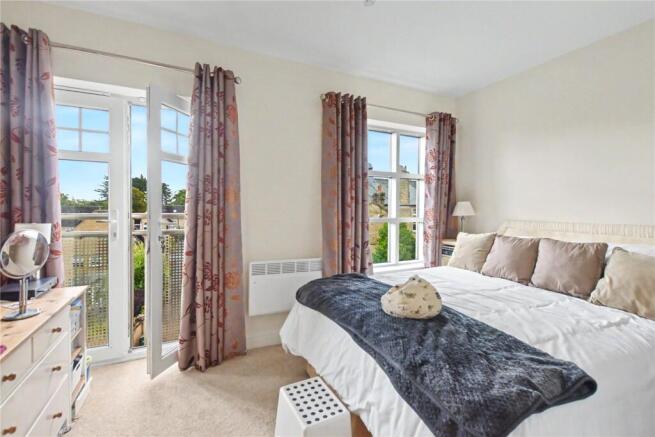 3 bed Apartment for sale Image 7