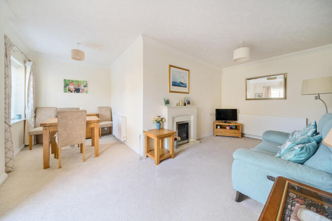 1298551-5-682caae...