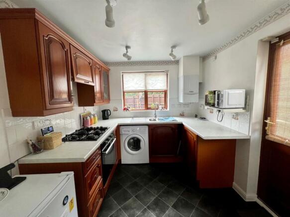 11 King charles kitchen.jpg