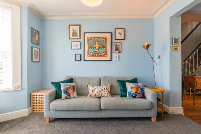 ENALSNHOJTS421 - Living Room A.jpg