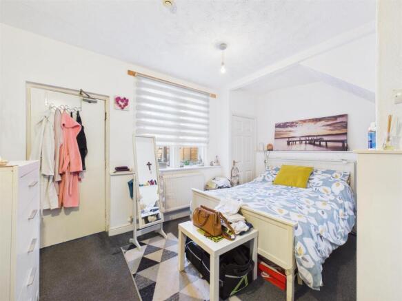 3 bed Block of Apartments for sale Image 4