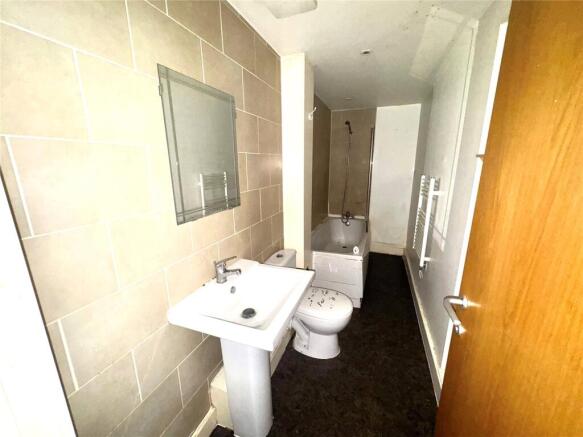 2 bed Flat for sale Image 7