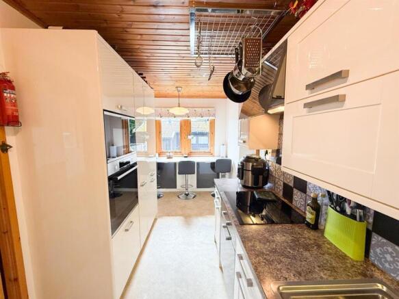2 bed Chalet for sale Image 5