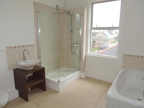 Family Bathroom: