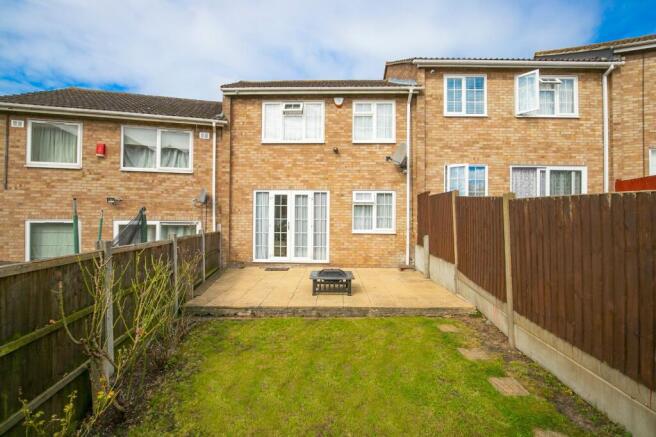 Limes Avenue, Chigwell, Essex, IG7 photo 4