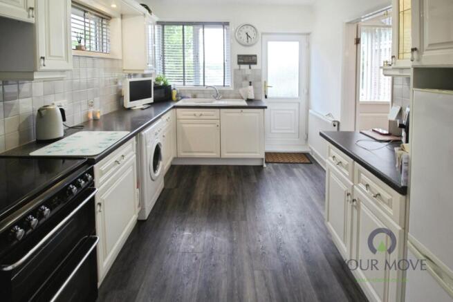 3 bed Semi-Detached for sale Image 4