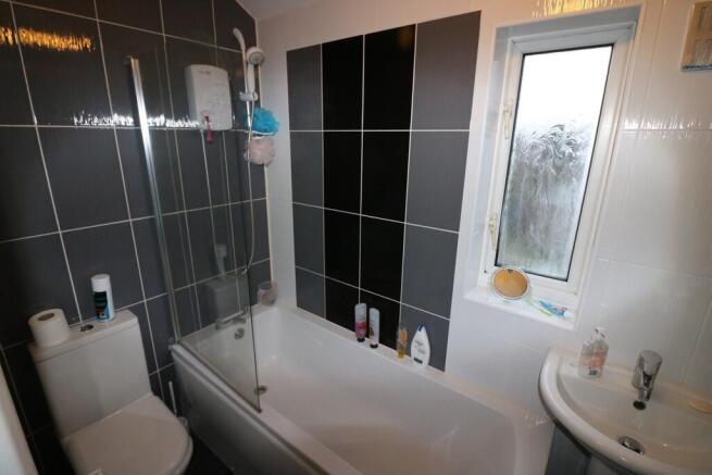 2 bed Terraced to rent Image 10