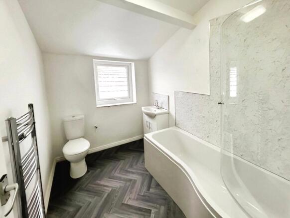 2 bed End of Terrace to rent Image 9