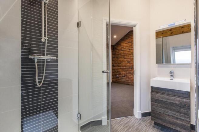 2 bed Flat to rent Image 12