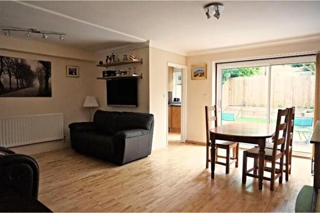 Lounge/Dining Room