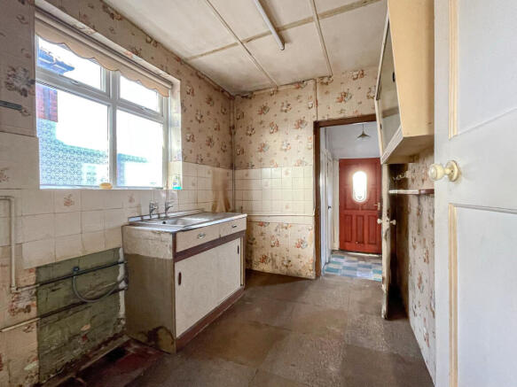 96 Newtown Road - Kitchen
