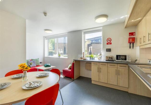 1 bed Flat Share to rent Image 10