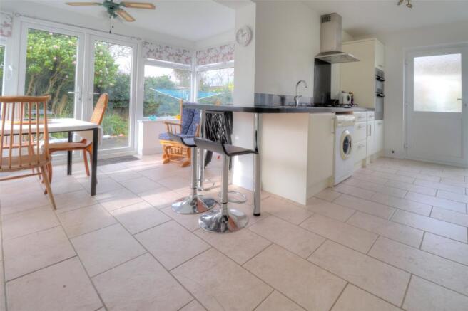 Kitchen/Dining