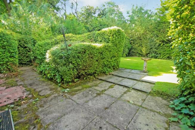 Rear Garden (1).jpg