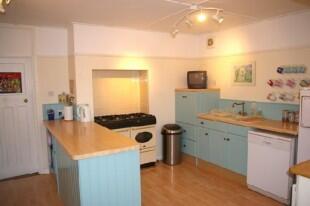 STUNNING KITCHEN