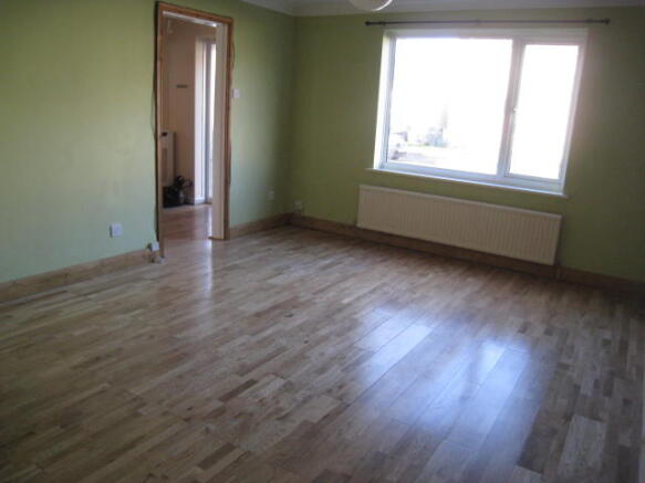 Spacious Sitting Rm