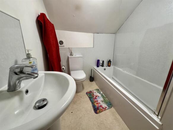 1 bed House Share to rent Image 6