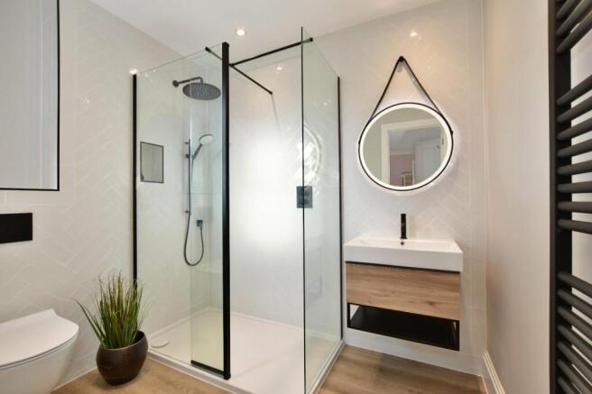 Ensuite To Bedroom 3