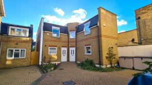 115d, Myddleton Road, Wood Green, London N22 8NE