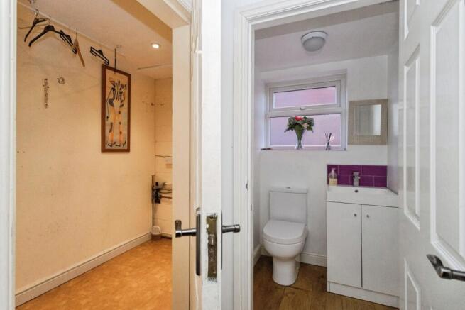 4 bed Detached for sale Image 8