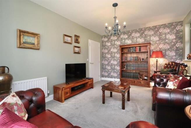 4 bed Detached for sale Image 10