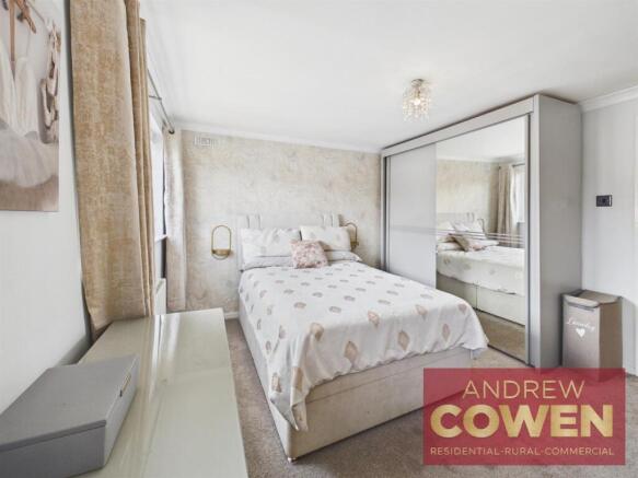 2 bed Semi-Detached for sale Image 11