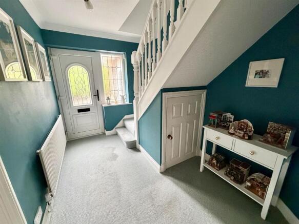 4 bed Semi-Detached for sale Image 5