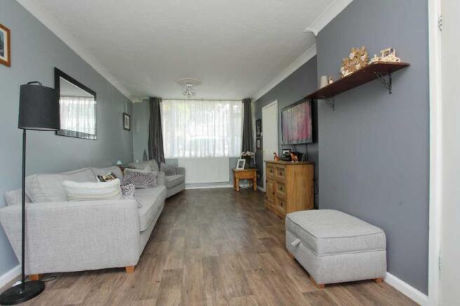 LIVING ROOM / DINING