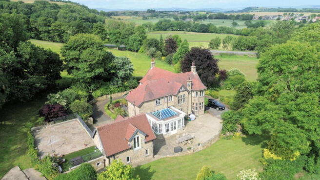 4 bed Detached for sale Image 6