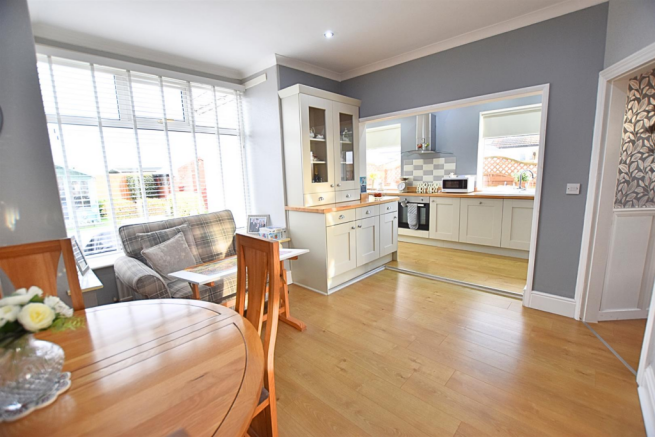 LIVING KITCHEN DINER