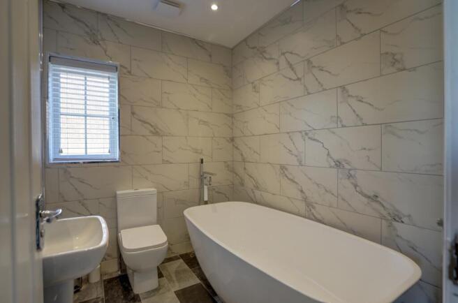 3 bed Semi-Detached for sale Image 8