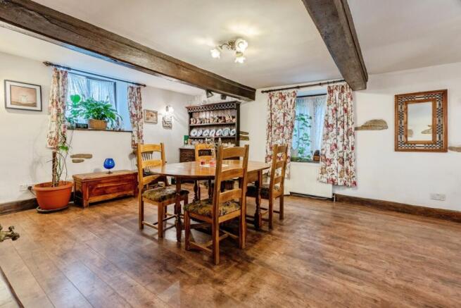 4 bed Detached for sale Image 6