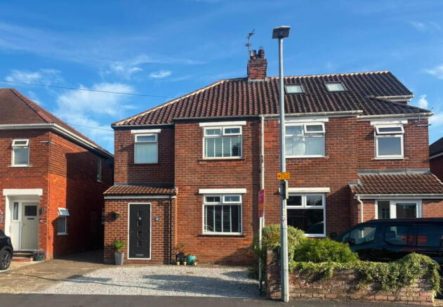 3 bed Semi-Detached for sale in beverley
