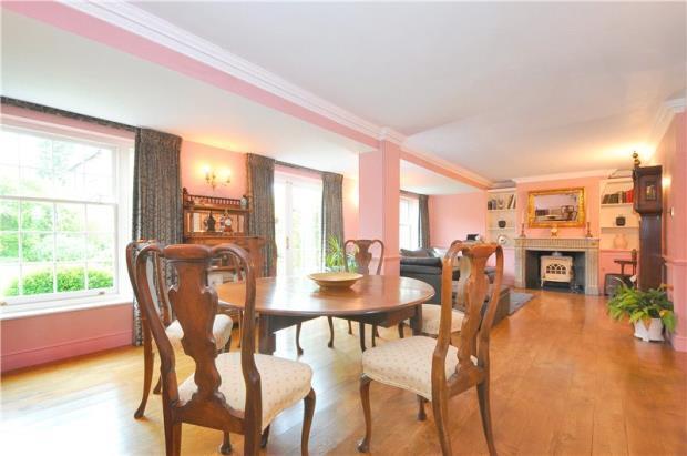 Sitting/Dining Room