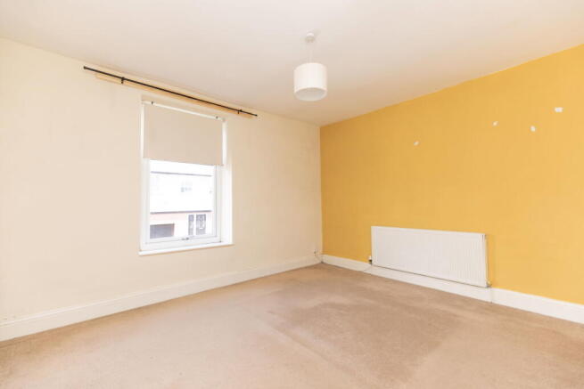 3 bed Terraced to rent Image 8