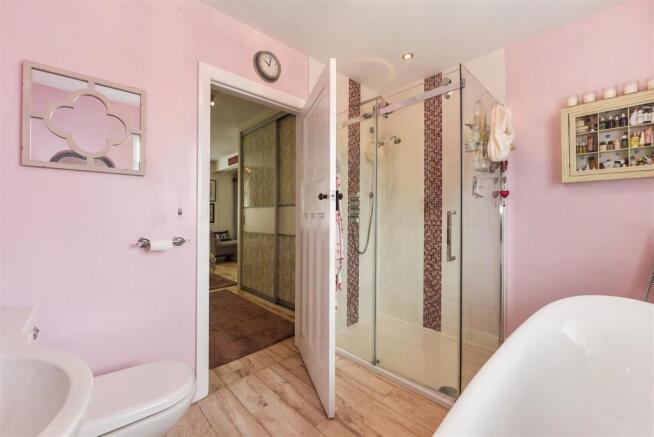 Bathroom en suite