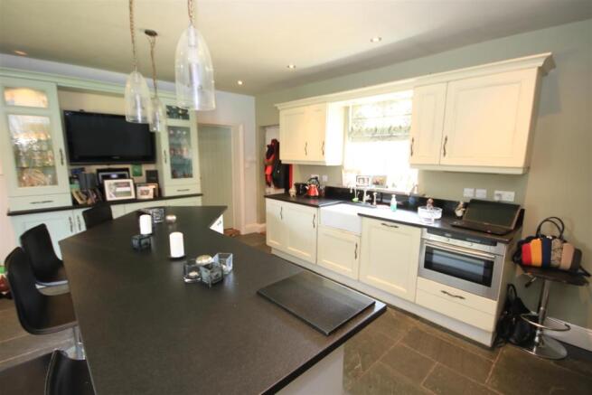 BREAKFAST KITCHEN